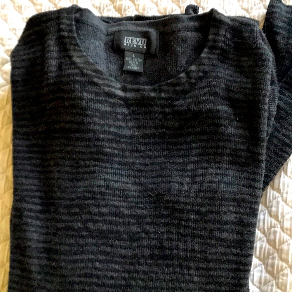 EUC L black & grey striped sweater